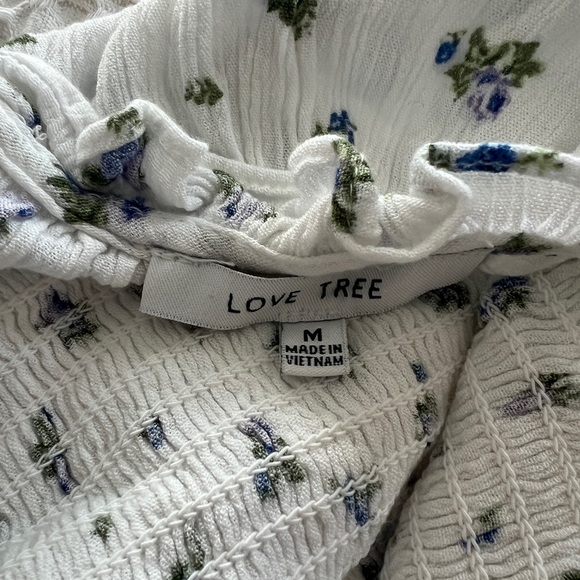 Love Tree White and Blue Floral Crop Top - Picture 2 of 4
